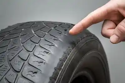 Usure anormale d’un pneu : comment faire la différence ?